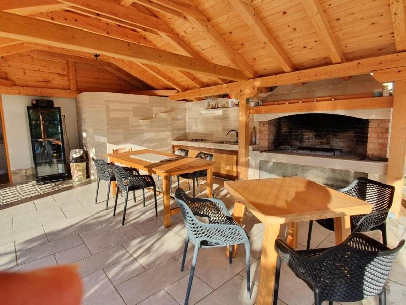 Apartments And Rooms Rogic スヴェティ・ペタル エクステリア 写真