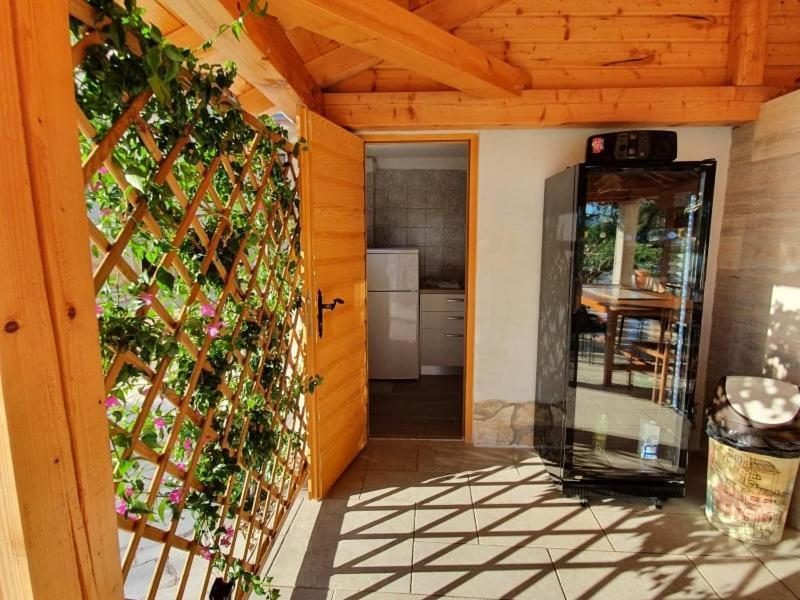 Apartments And Rooms Rogic スヴェティ・ペタル エクステリア 写真
